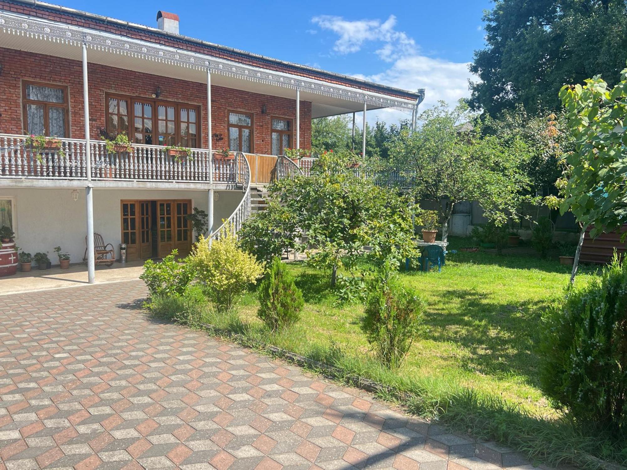 Guesthouse Zedafoni Зестафони Экстерьер фото