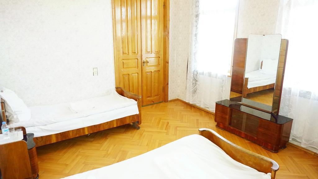 Guesthouse Zedafoni Зестафони Экстерьер фото