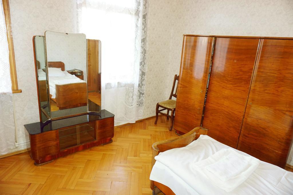 Guesthouse Zedafoni Зестафони Экстерьер фото