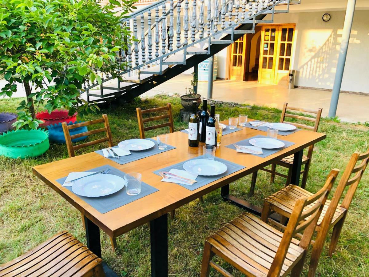 Guesthouse Zedafoni Зестафони Экстерьер фото