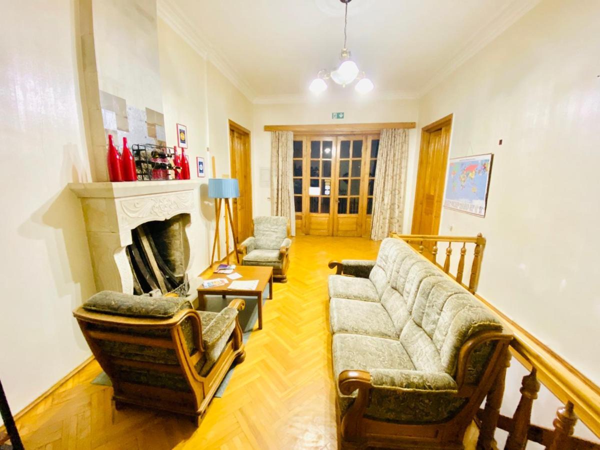 Guesthouse Zedafoni Зестафони Экстерьер фото