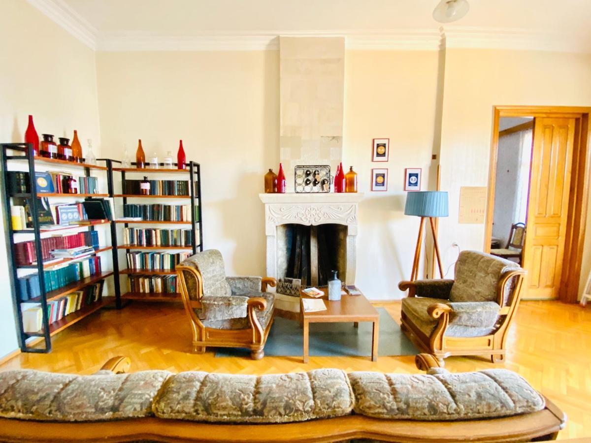 Guesthouse Zedafoni Зестафони Экстерьер фото